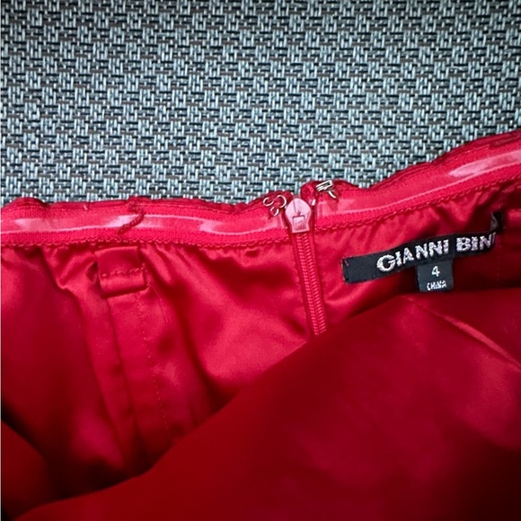 Red Gianni Bini Silk Sleeveless Cocktail Dress - Picture 2 of 3